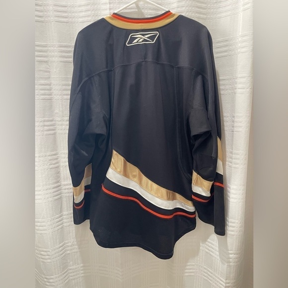 Reebok hockey jersey - Picture 2 of 6